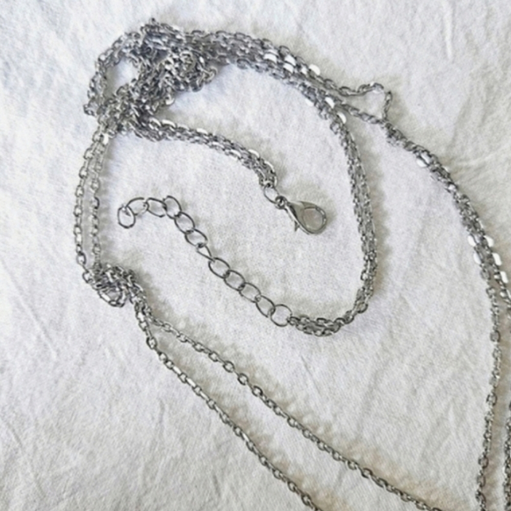 🔥3/$20 Silver and Turquoise Layered Necklace - Picture 5 of 7